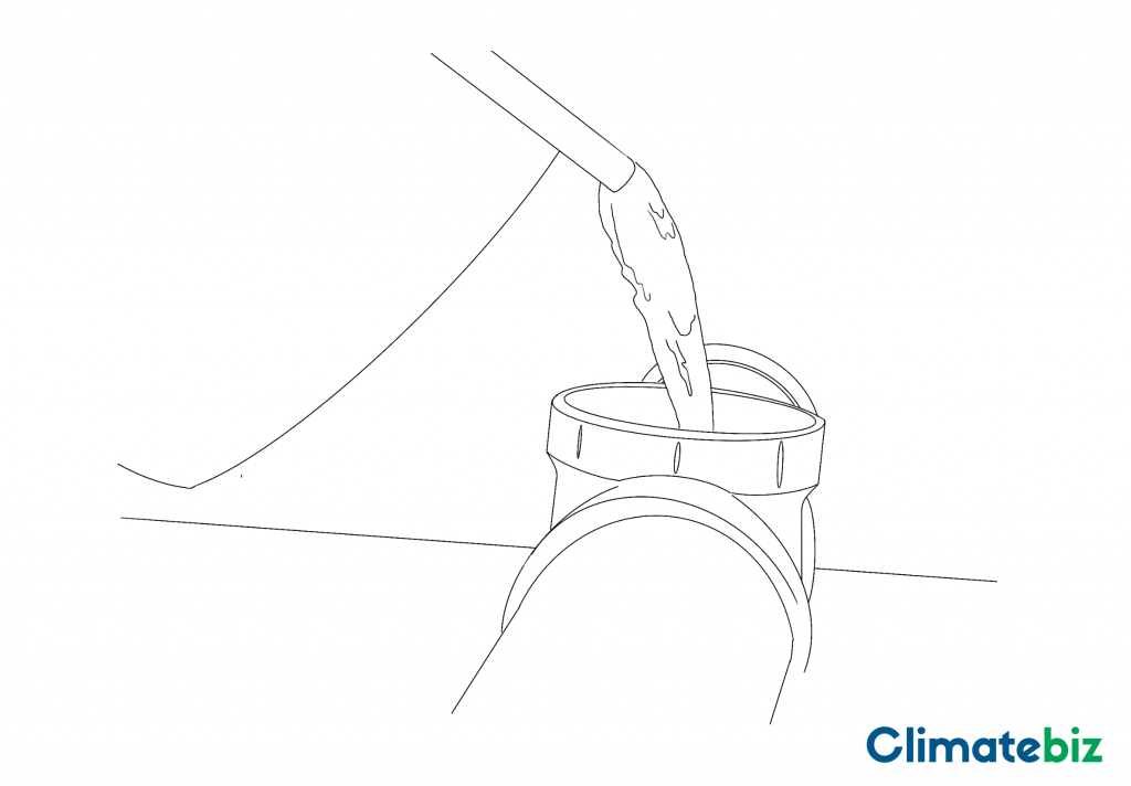 How to fill up a DIY solar shower system after fixing it to a roof rack - a how-to guide.