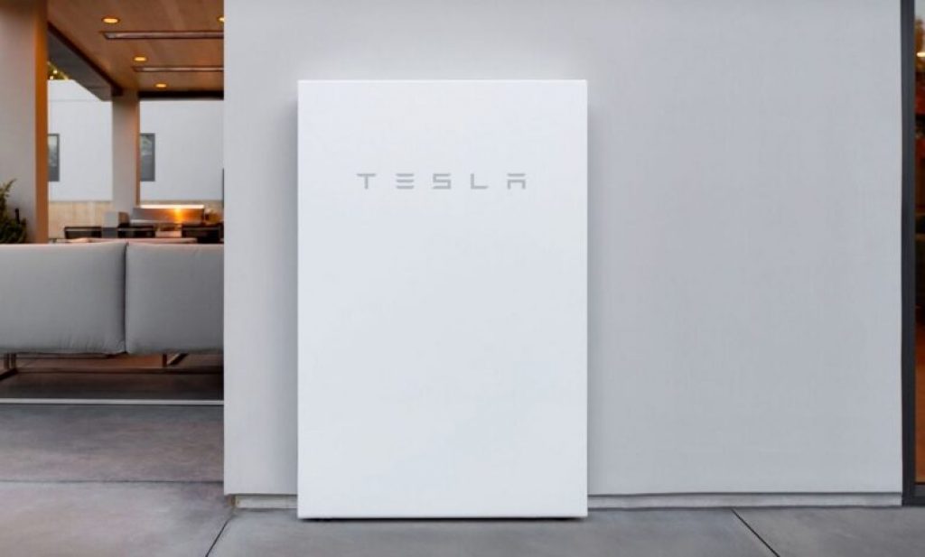 Tesla PowerWall - può essere utilizzato per la stazione di ricarica EV solare fai-da-te.