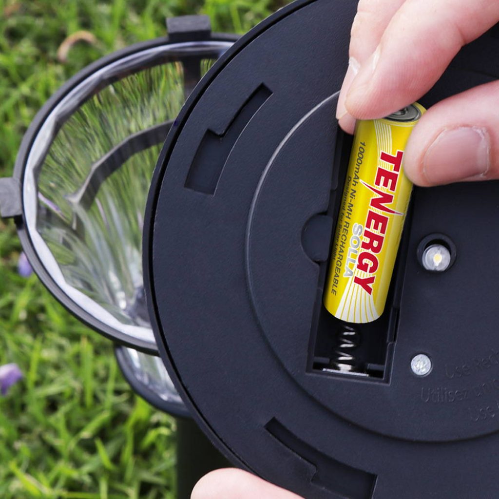 changing batteries in solar lights