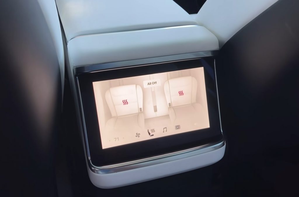 Model X Plaid backseat infotainment screen