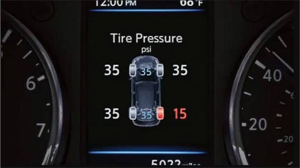 Nissan Leaf tire pressure shown on onboard computer.