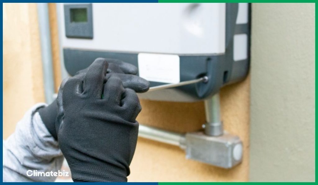 Solar Panel Inverters Explained 2023
